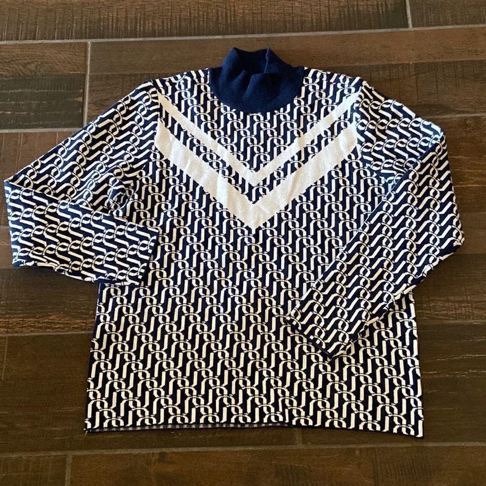 Liz Claiborne Womens Mock Neck Long Sleeve Pullover Size Medium Navy and White